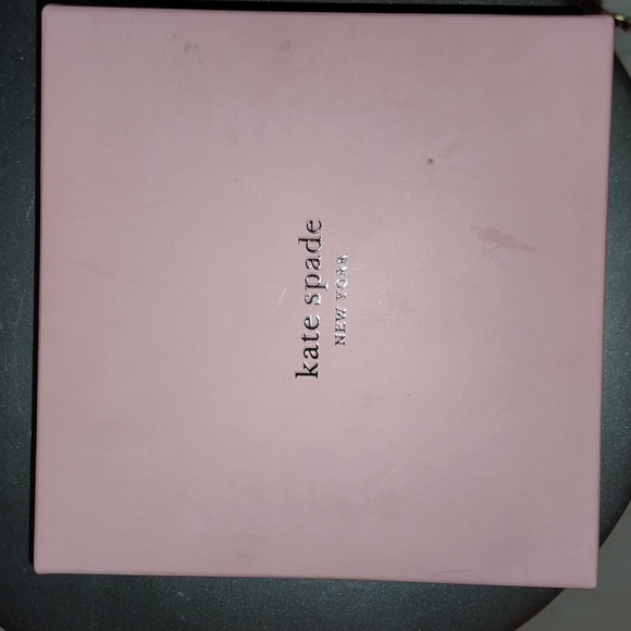 🆕kate spade/Lenox Collaboration Endearing Spade Dish in dark pink/coral - Picture 13 of 16